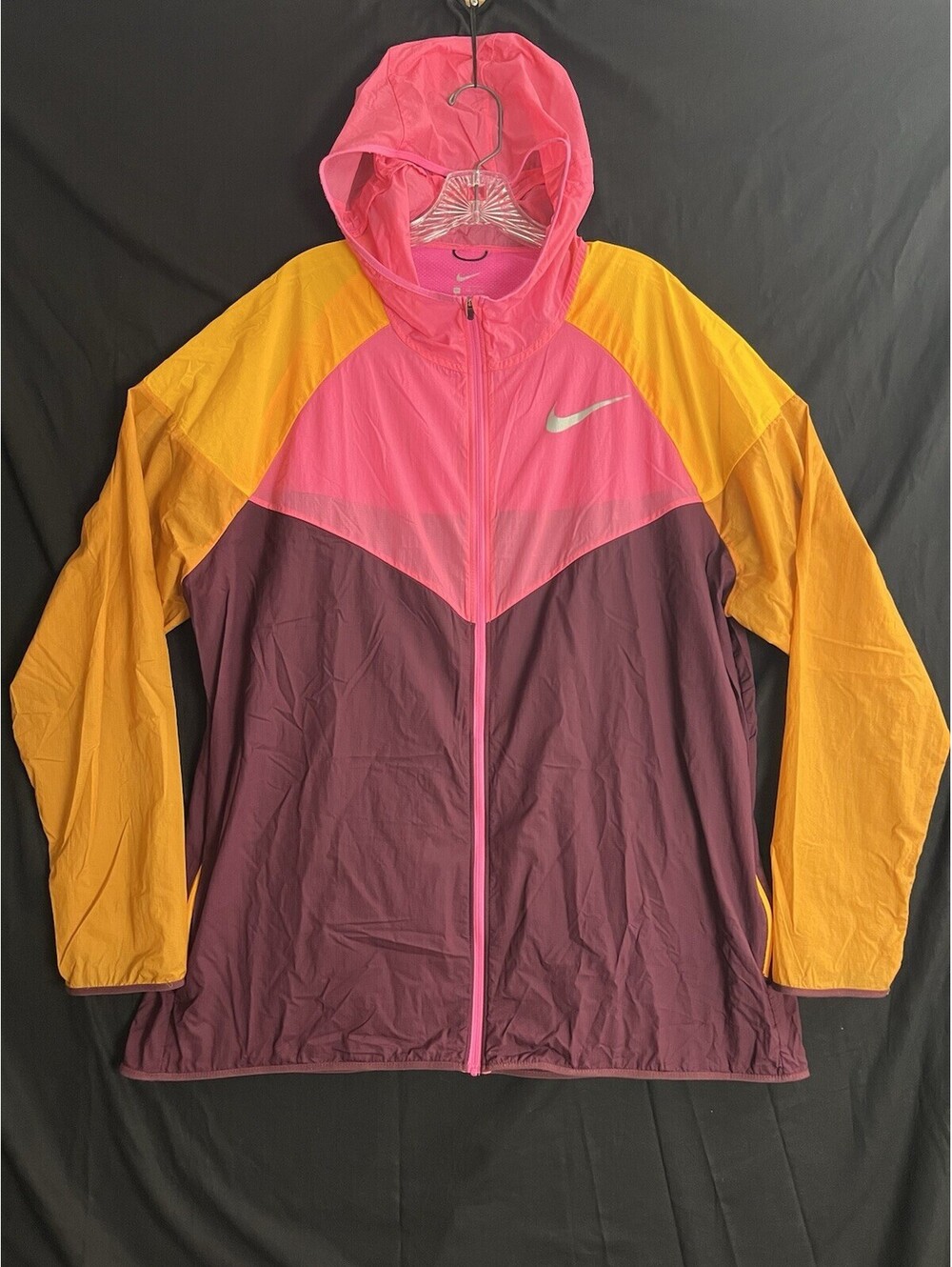 Nike Jacket Mens 2XL Pink Windrunner Hooded Windbreaker Running Light AR0257-609